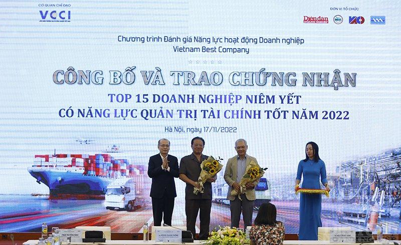 Vinh danh doanh nghiệp niêm yết có năng lực quản trị tài chính tốt năm 2022